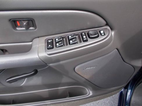 Used 2005 GMC Sierra 1500 SLE w/ Safe And Sound Package RWD image 26