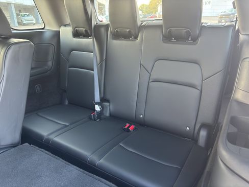 Used 2023 Nissan Pathfinder SL w/ Lighting Package (N92) image 17