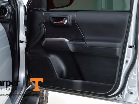 Used 2019 Toyota Tacoma TRD Off-Road w/ Technology Package AWD/4WD image 67