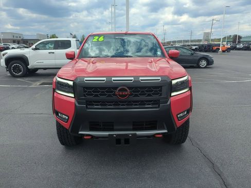 Used 2026 Nissan Frontier PRO-4X AWD/4WD image 3