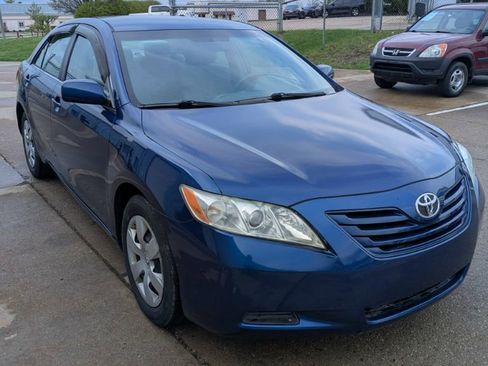 Used 2009 Toyota Camry LE image 2