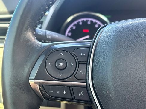 Used 2018 Toyota Camry XLE FWD image 21