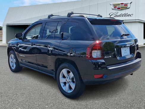 Used 2017 Jeep Compass Latitude AWD/4WD image 4