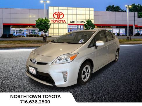 Used 2014 Toyota Prius Two image 1