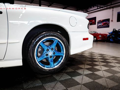 Used 1999 Pontiac Firebird Trans Am RWD image 40