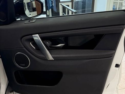 Used 2022 Land Rover Discovery Sport SE image 22