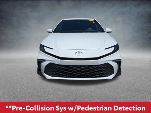 Used 2025 Toyota Camry SE FWD image 13