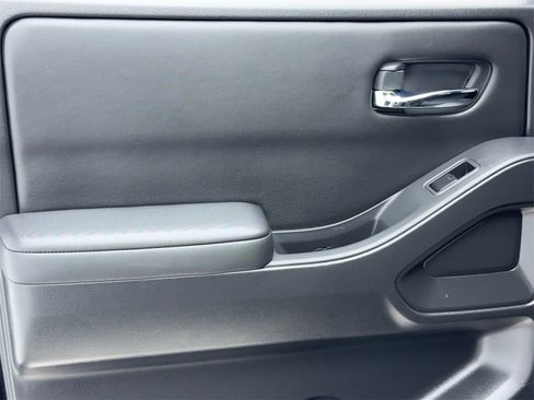 Used 2023 Nissan Frontier SV w/ SV Convenience Package image 43