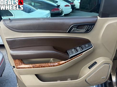 Used 2016 Chevrolet Suburban LTZ RWD image 14