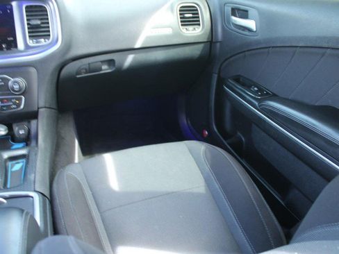 Used 2015 Dodge Charger SXT image 15