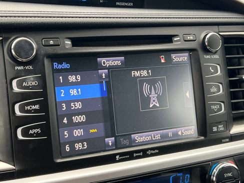 Used 2019 Toyota Highlander XLE image 19