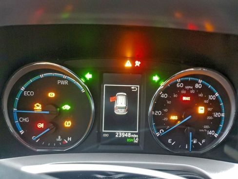 Used 2018 Toyota RAV4 Limited image 8