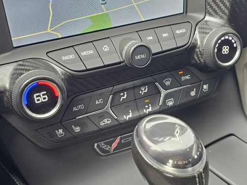 Used 2015 Chevrolet Corvette Stingray Coupe image 24