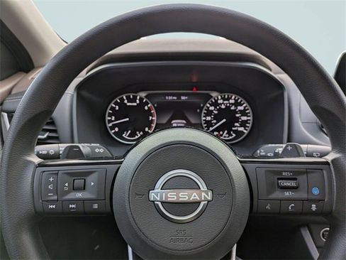 Used 2022 Nissan Rogue SV image 28