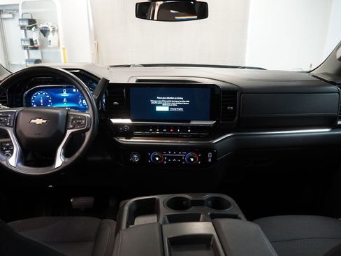 Used 2023 Chevrolet Silverado 1500 LT AWD/4WD image 9