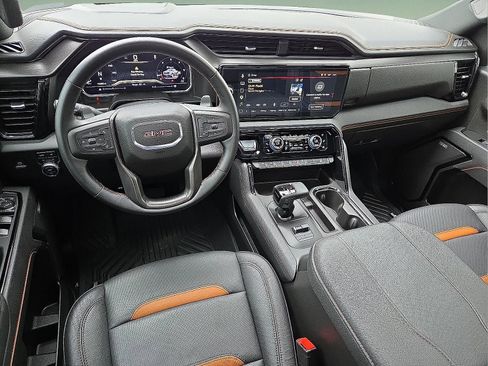 Used 2025 GMC Sierra 1500 AT4 w/ AT4 Premium Package AWD/4WD image 11