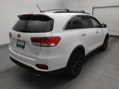 Used 2019 Kia Sorento S image 9