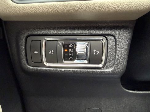 Used 2025 Lincoln Corsair FWD w/ Equipment Group 101A image 21