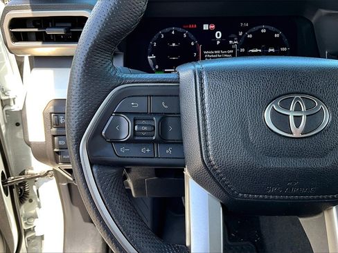 Used 2024 Toyota Tacoma TRD Off-Road image 10