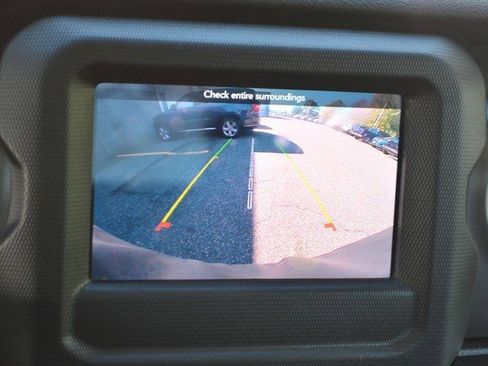 Used 2021 Jeep Wrangler Sport image 29