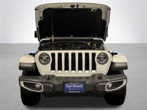 Used 2019 Jeep Wrangler Unlimited Sahara image 4