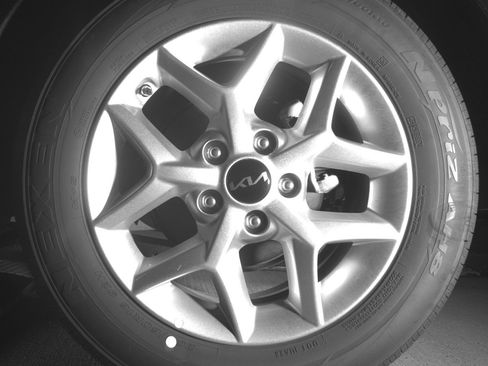 Used 2025 Kia Soul LX w/ LX Technology Package FWD image 14