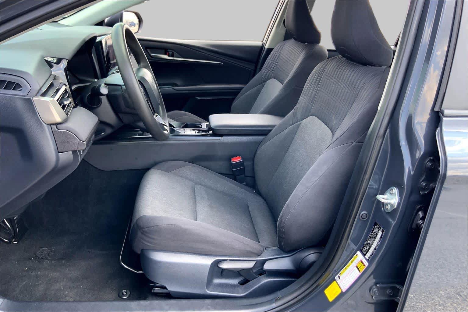 Used 2025 Toyota Camry LE FWD image 8