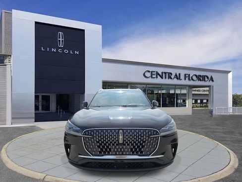 Used 2025 Lincoln Aviator Reserve w/ Equipment Group 201A image 8