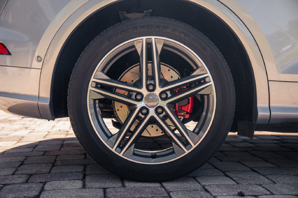 Used 2019 Audi SQ5 Prestige w/ Prestige Package AWD/4WD image 13