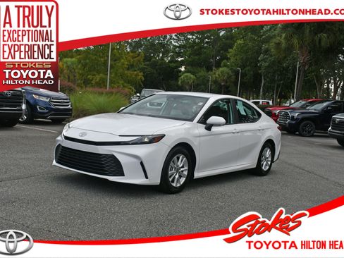 Used 2025 Toyota Camry LE FWD image 1