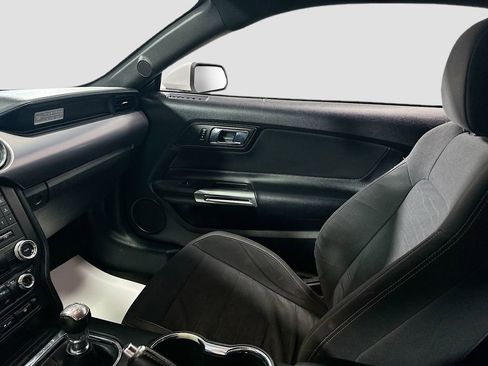 Used 2017 Ford Mustang GT w/ Black Accent Package RWD image 21