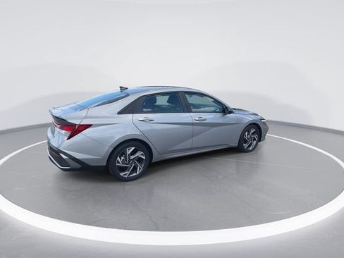 Certified 2025 Hyundai Elantra Sport FWD image 9