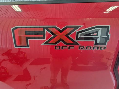 Used 2020 Ford F350 XLT w/ XLT Premium Package AWD/4WD image 47