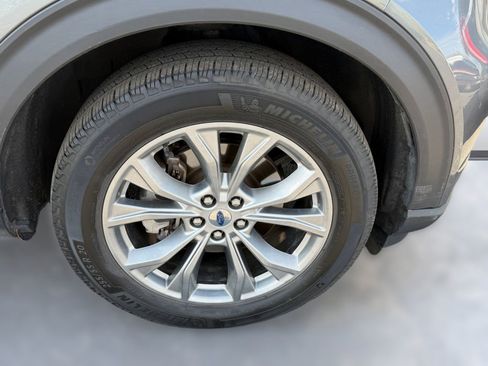 Used 2023 Ford Explorer XLT w/ Equipment Group 202A AWD/4WD image 9