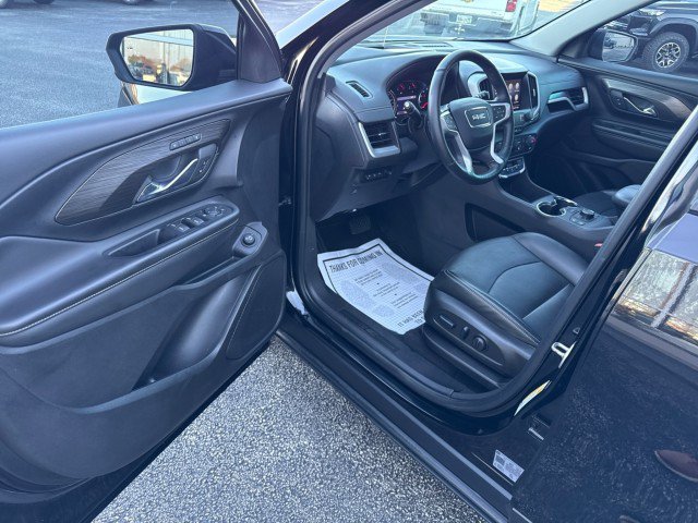 Used 2023 GMC Terrain SLT w/ Tech Package FWD image 14