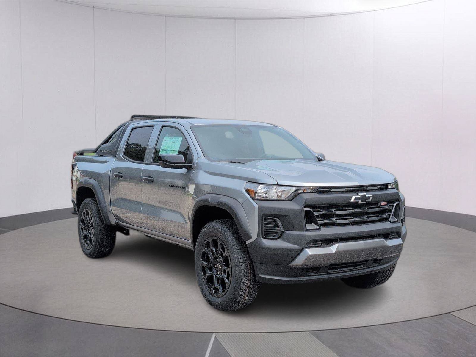 New 2026 Chevrolet Colorado Trail Boss w/ Midnight Edition AWD/4WD image 8