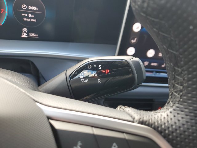Certified 2026 Volkswagen Tiguan SE R-Line FWD image 28