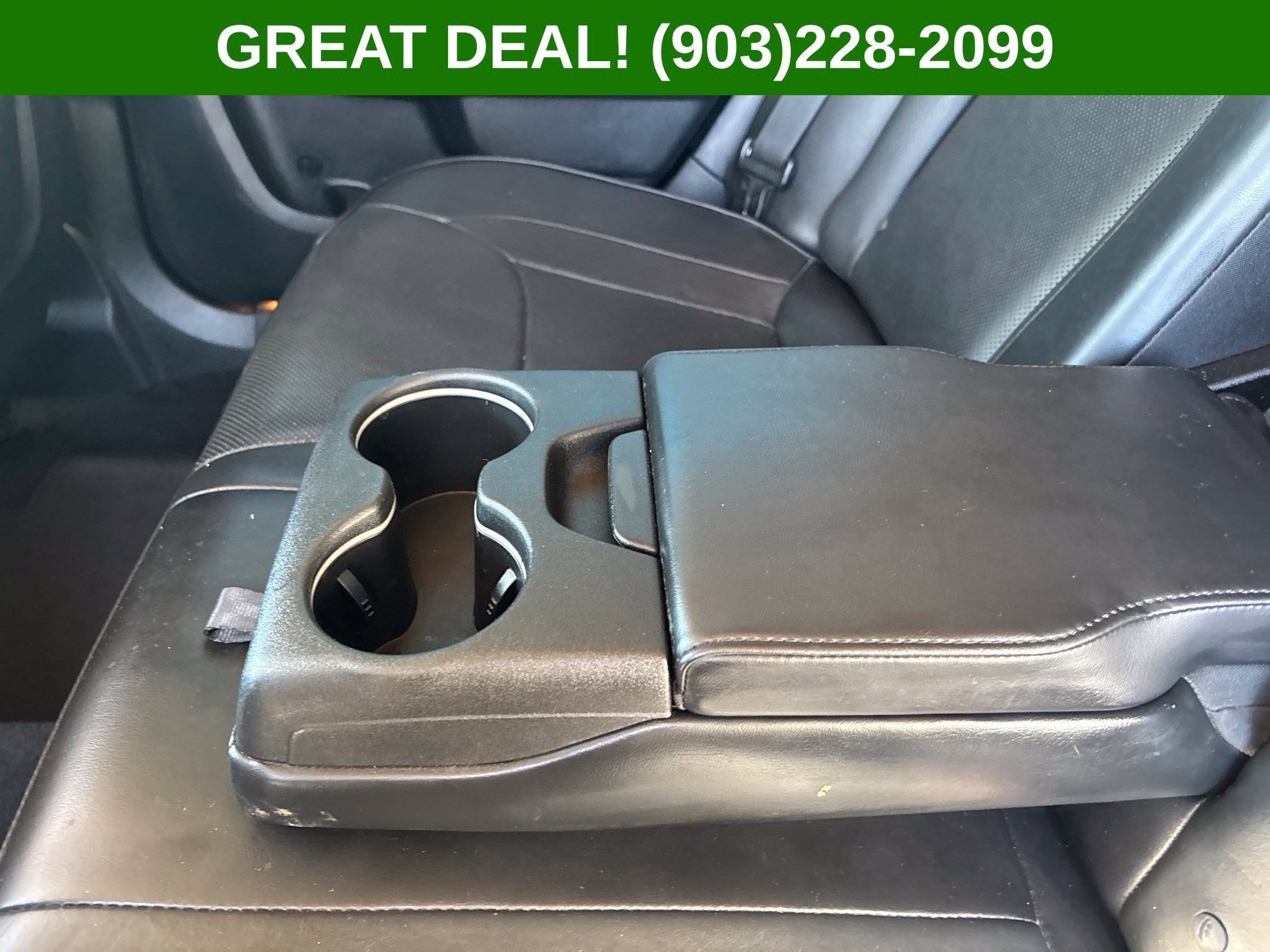 Used 2016 Chrysler 300 C RWD image 41