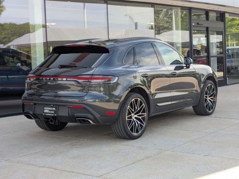 Certified 2025 Porsche Macan image 9