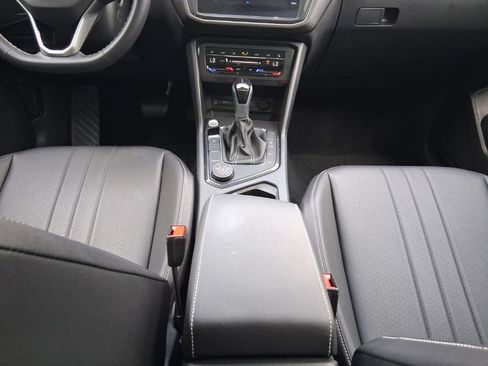 Used 2023 Volkswagen Tiguan SE AWD/4WD image 25