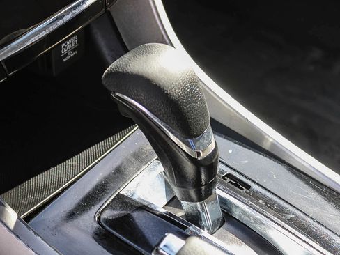 Used 2017 Honda Accord LX image 16