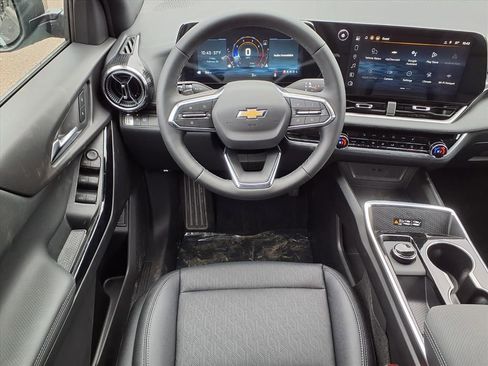 New 2026 Chevrolet Equinox LT w/ Convenience Package II FWD image 11