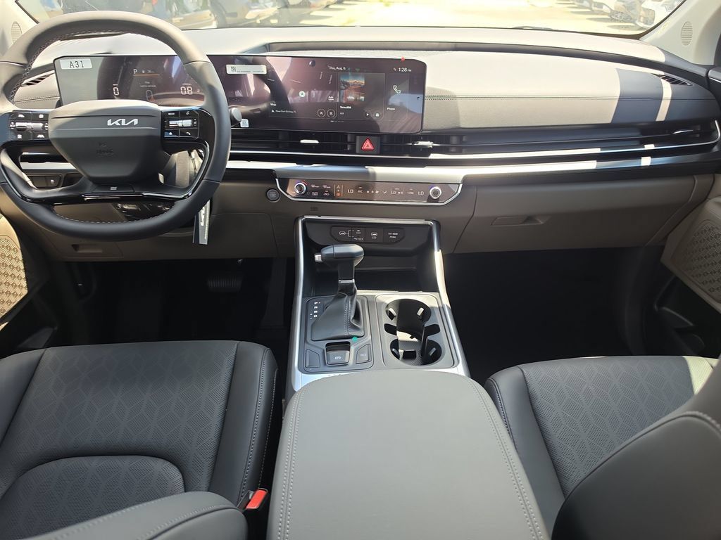 New 2027 Kia Carnival FWD image 12