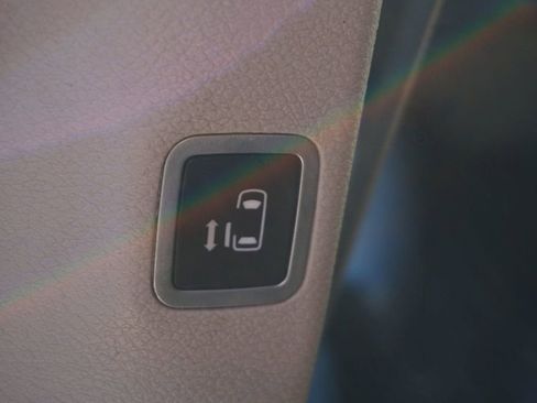 Used 2017 Chrysler Pacifica Touring-L Plus image 22