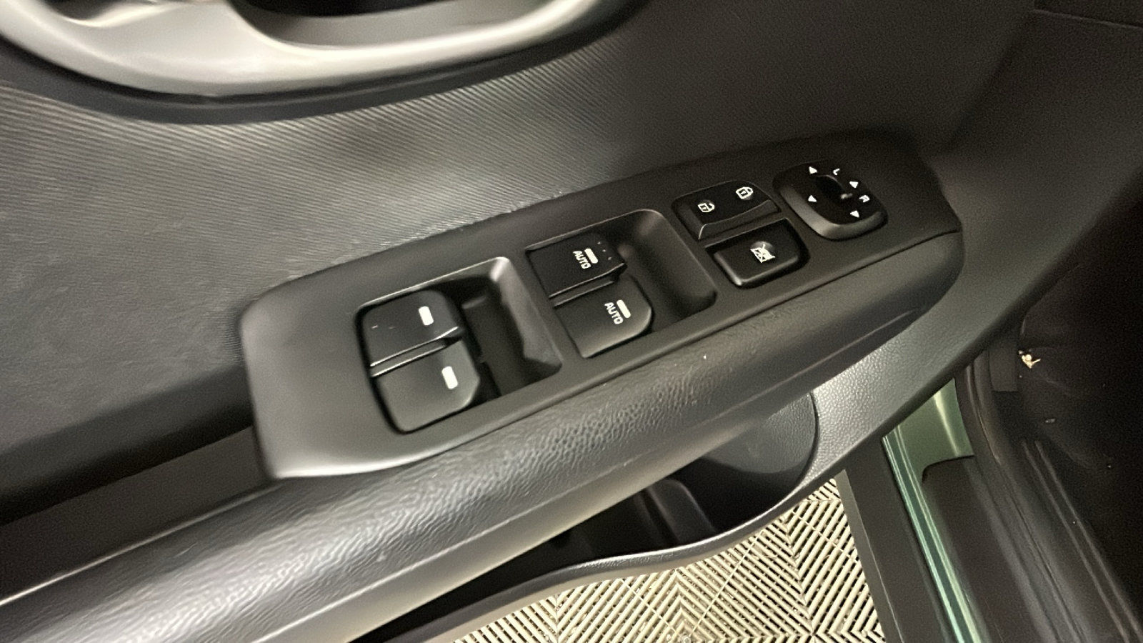 Used 2014 Kia Soul FWD image 13