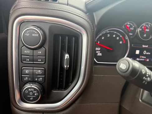 Used 2021 Chevrolet Silverado 1500 LTZ w/ Safety Package II AWD/4WD image 17