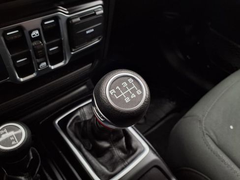 Used 2020 Jeep Gladiator Sport w/ Quick Order Package 23S image 12