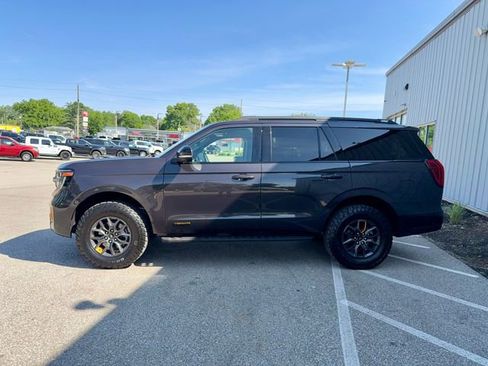 Used 2025 Ford Expedition Tremor AWD/4WD image 4
