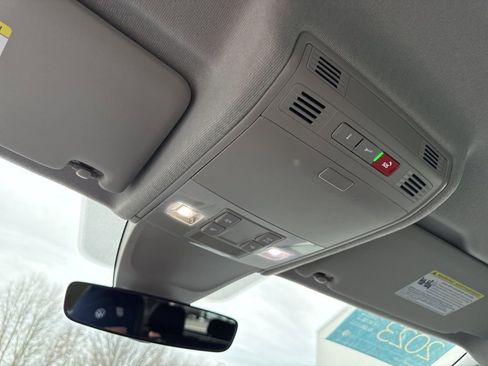 Certified 2023 Volkswagen Tiguan SE image 29