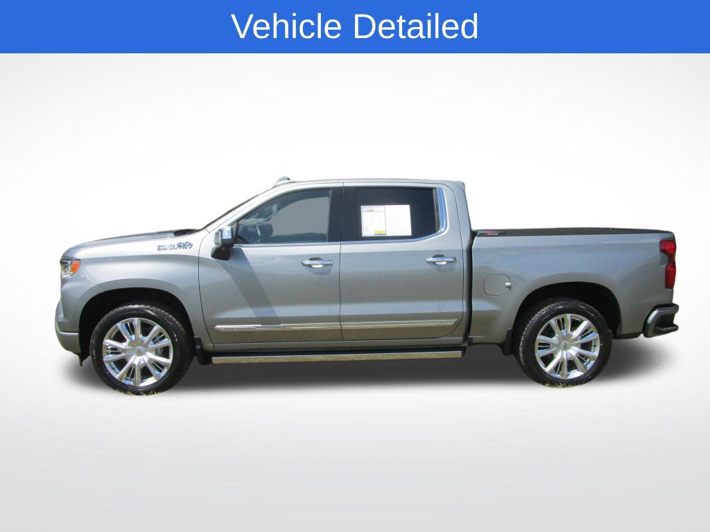 Used 2023 Chevrolet Silverado 1500 High Country w/ High Country Premium Package AWD/4WD image 3